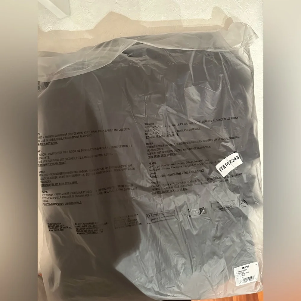 Skims Boyfriend Fleece Trench Coat in Onyx - Picture 6 of 8